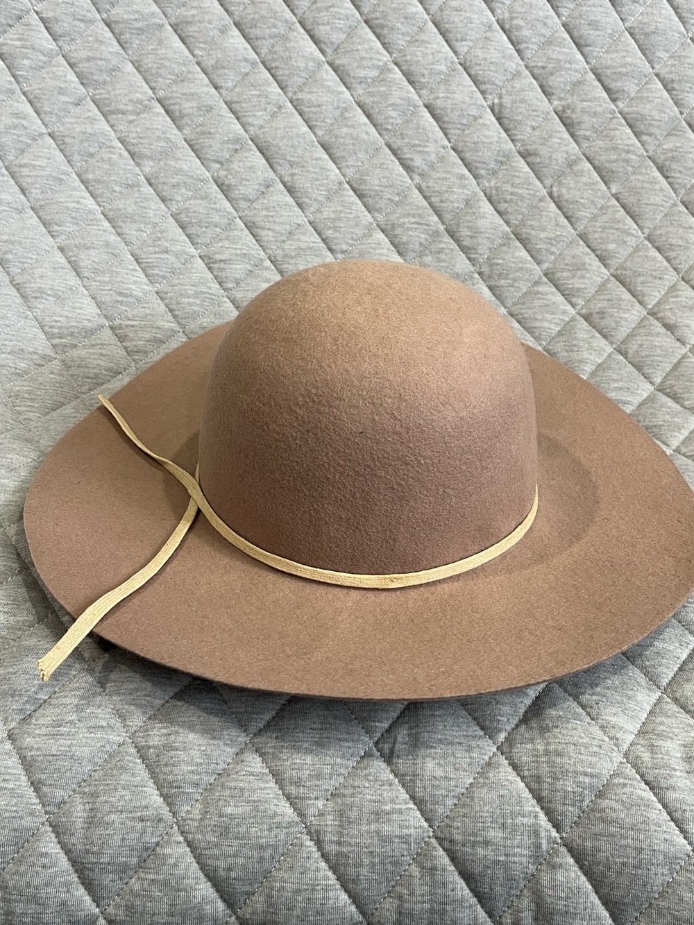 Boho Wide Brim Wool Hat in
Griege with Trim